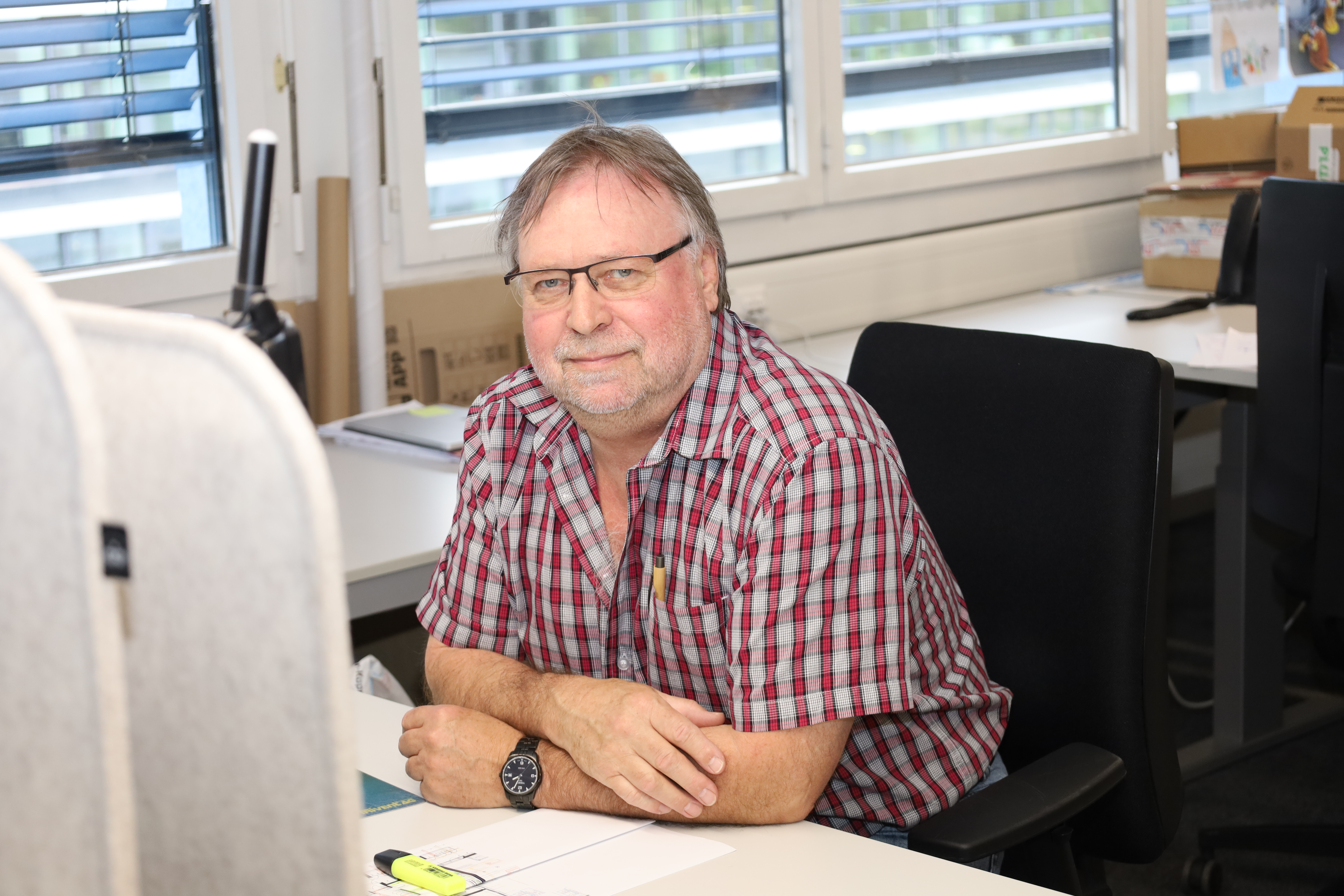 Toni Oberlin Am Arbeitsplatz